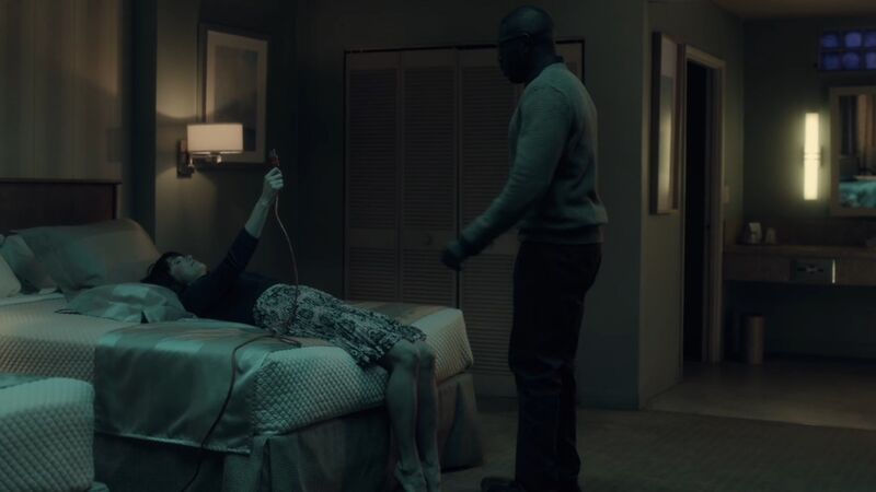 File:Room 104 S02E10 Artificial 12.jpg