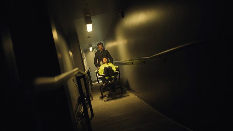 File:Don't Look Deeper (HD) 1x13-10.jpg