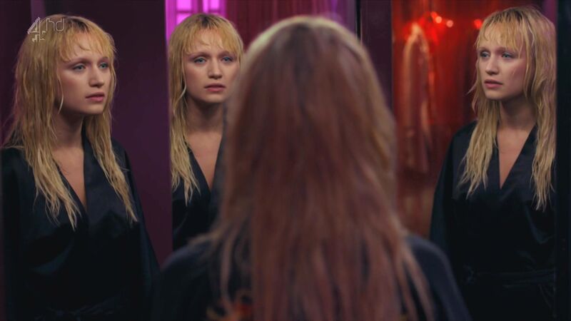 File:Humans-S01E02-14.jpg