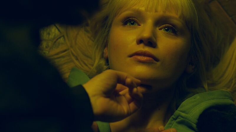 File:Humans S03E04 13.jpg