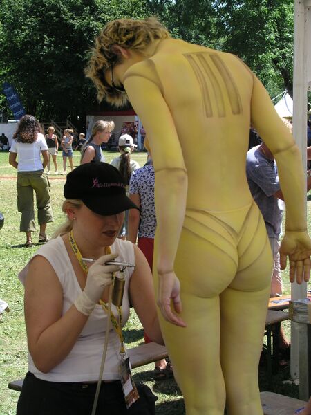 File:Golden android girl body painting f.jpg