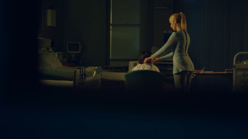 File:Humans S03E04 30.jpg